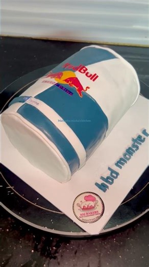 Red bull cake 🩵