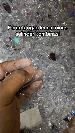 Potong Lensa radiasi -1.00 celinder -150 axis 180*