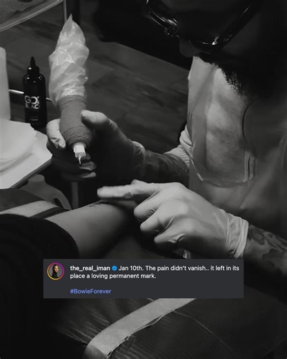 Iman honoured the memory of her late husband, David Bowie, with a deeply personal new tattoo marking the 10th anniversary of his passing. The model and fashion icon shared a touching video on Instagram on Jan. 10, revealing the fresh ink on her arm as a lasting tribute to the legendary musician, who died in 2016 at age 69. “The pain didn’t vanish… it left in its place a loving permanent mark,” Iman wrote, alongside the hashtag #BowieForever 📷: Iman//IG #DavidBowie #Iman | Seekr