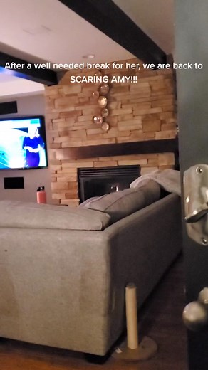 DAY 40 OF SCARING AMY #SCARECAM #SCAREPRANK #FORYOUPAGE #SCAREDCHALLENGE #WIFEANDHUSBAND #FORYOUPAGEOFFICIAL #fypシ