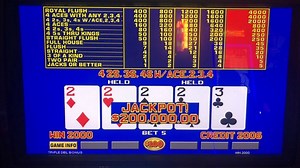 Guest hits $200k video poker machine jackpot on Las Vegas Strip