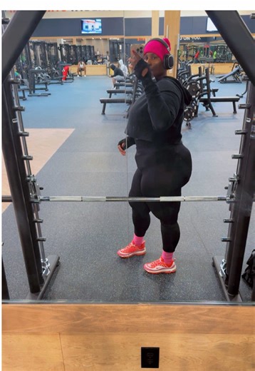 Pulled a hip muscle boxing 🥊 on Friday and had to slow down for a moment—but not my mindset. Recovery is part of the grind. I’m back to work, staying focused, and refusing to lose myself. I owe that to me. 💪🏽🔥. #GymMotivation #BoxingLife #RecoveryMode #MindOverMuscle #DisciplineOverEverything 🥊✨