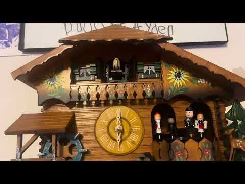 My brand new battery operated cuckoo clock with a musical tune 🎵￼