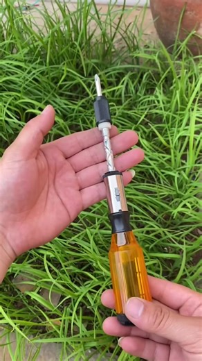 まだ手で回してる？この押し込み式ラチェットドライバー！ 押すだけで回る、正逆転もワンタッチ！手首いらずでラク＆高速！ #ラチェットドライバー#時短作業#工具好き#DIY工具#便利アイテム