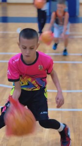 🏀 SKILLS BASIC – BUILD YOUR FOUNDATION! 🏀 The foundation of every great player starts here! Skills BASIC is the perfect training program for players aged 7 to 16, designed to develop strong fundamentals, technique, and confidence on the court. Through a variety of skill-enhancing drills, finishing moves, and shooting exercises, players will improve their ball control, footwork, and game awareness. 💡 Why is SKILLS BASIC important? ✔ Master the fundamentals – Strong basics lead to elite-level s