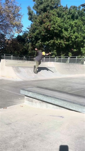 Is there a good mini ramp anywhere in La? #skateboarding