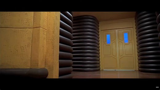 Chris Tucker drops into The Fifth Element (1997) like he’s from a completely different movie, and somehow ends up stealing every scene he’s in as Ruby Rhod.