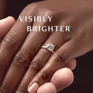The visibly brighter sparkle of THE LEO Diamond or the colorful brilliance of THE LEO First Light Diamond, THE LEO is the one diamond to perfectly express your brilliant love. | The Leo Diamond