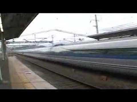 新幹線 通過シーン