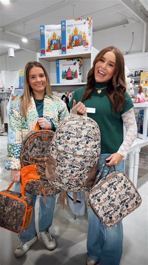 Holt & Company on Instagram: "✨Ninth Deal of the Day✨ Our Simply Backpacks and Lunchboxes are on sale for ONE HOUR ONLY—from 4-5PM⏰ Don’t wait, because once the clock hits 5, the deal is gone!🛍️ 👉🏼Link is in the comments—grab yours before they sell out!"