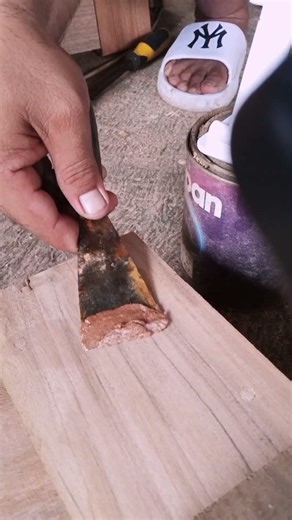 Wood putty uses epoxy glue #wood #bengkelkayu #woodworking #kayuagung #automobile #tukanglaskreatif