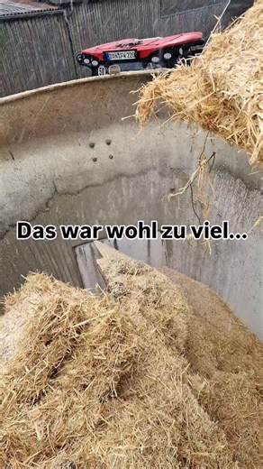 Wieland Fabel on Instagram: "#landwirtschaft #futter #futterwagen #fail #agrar"