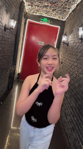 Rachel Rayne TV (@rachelraynetv)’s videos with Pretty Girls Walk - Big Boss Vette