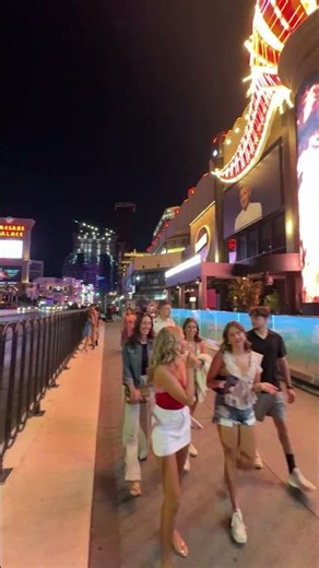 Las Vegas strip at night #lasvegas #gordonramsay #nightlife #travel