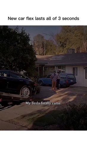 Cinewave Community on Instagram: "Silicon Valley looks like a light tech comedy at first, but it quickly reveals itself as a sharp, surprisingly accurate take on how the startup world actually works. The series follows a small group of socially awkward programmers trying to build a revolutionary compression algorithm while navigating egos, investors, legal traps, and absurd corporate culture. What makes it stand out is how real the problems feel — from funding battles to intellectual property th