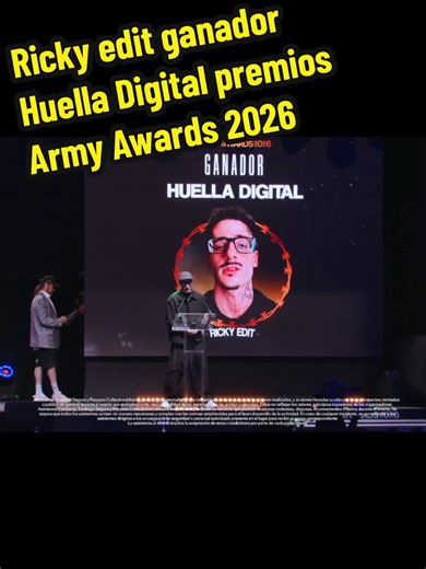 Ricky edit gana y se arranca a soltar un poco de tarta para todos #rickyedit #armyawards #premios #ganador #pedrosanchez