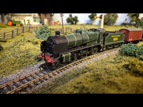 Bachmann Southern Railway N Class Mogul solo running session.