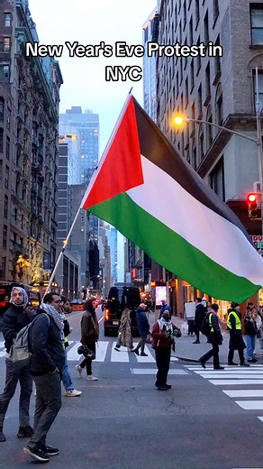 This is how we celebrate New Year's Eve in NYC. New York City. There's no stopping us. #newyork #nyc #ny #newyears #newyear #newyearseve #2023 #2024 #newyearresolution #newyears #welcome2024 #goodbye2023welcome2024 #goodbye2023