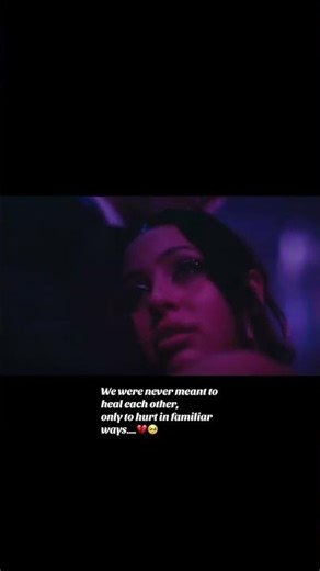 She wore elegance on her back,and heartbreak in her chest. #euphoria #alexademie #maddy