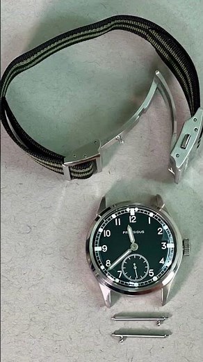 Swap that strap! The Praesidus DD-45 gets a new look with a Zuludiver Octopod strap