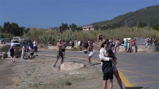 Tourist BLOWN into the sea by jet blast at Skiathos Airport in Greece