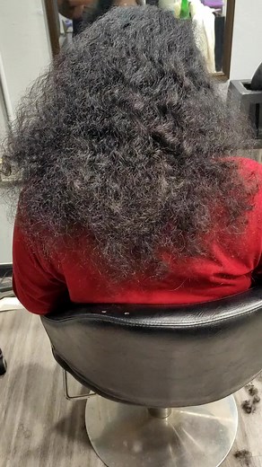 What is permanent wave? It's a hair perming technique that uses professional low chemical product and technology. Which will turn the frizzy and dry hair into beautiful wave curl that is easy manageable. Ladies, if your hair is damaged,frizzy,unmanageable. Please visit me for advices. I will help to design suitable hairstyle for you. #permanentwave#hairdesign#permanentccurl#hairtransformation#hairstyle#naturalhairstyles#volumehair#volumehairstyle#naturalhair#longhairstyles#malaysiatiktok#tiktokm