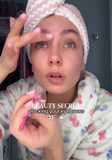 Essential Tips for Plucking Your Eyebrows