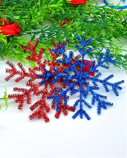 🎄❄In this video, you’ll learn how to make stunning handmade Christmas snowflakes using simple materials at home.🎄❄ #handmade #Christmas #snowflakes | Origami Art & Crafts