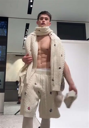 Discover the Exciting World of DSQUARED2 Fashion