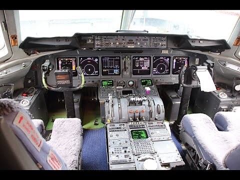 マクドネル・ダグラス MD-11F 着陸コクピットビュー 香港国際空港