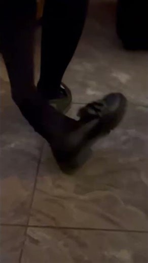 Shoeplay dip