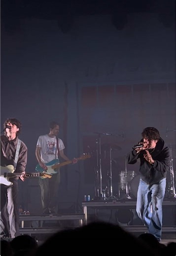 @wallowsmusic @Wallows Info @dylan minnette 🛋️#wallows #wallowsmusic #wallowsconcert #dylanminnette #colepreston #breadenlemasters #fyp #viral