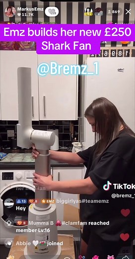 Emz builds her new £250 Shark fan #sharkhoover #sharkfan #fan #cooldown #markusemz #emz #emzkitchen #toohot #heatwave #fyp #fypnews #tiktokdrama #markusemzzz