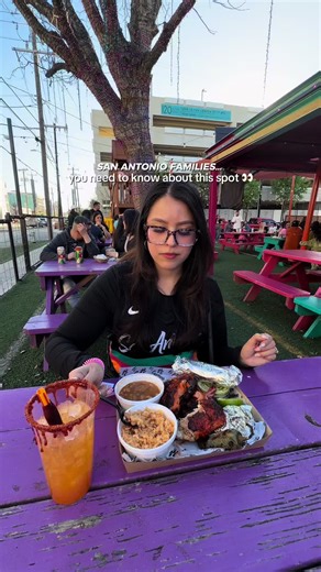 FAMILY NIGHT IDEA IN SAN ANTONIO 📍 We’ve actually been to El Camino before but recently got to stop by again and it reminded me how fun this spot is! It’s a food truck park downtown with a bunch of different food options, outdoor seating, TVs, a bar and even a playground for the kids. Our kids were literally on the playground the entire time.. which honestly made it so nice for us to sit down and enjoy our food & drinks! 🙌 Definitely a fun spot to add to your list if you’re looking for somethi