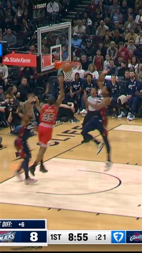 De'Andre Hunter hustles back for the HUGE chasedown block! 🚫 CHI-CLE • LIVE on NBA League Pass ➡️ https://www.nba.com/how-to-watch-game-redirect/0022500186?partnerRef=NBA&platform=Facebook&surface=Post | NBA