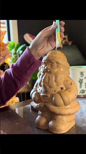 Vintage Style Ceramic Santa with easy painting techniques #diy #paint #christmascraft