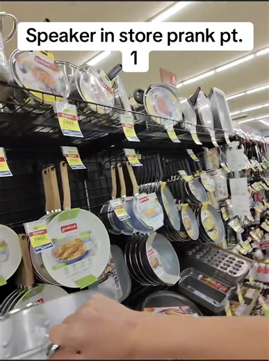 Bro the end was actually so funny😭 #metaglasses #prank #breadsniping #storeprank #staykind