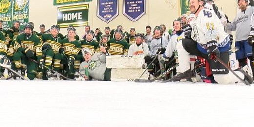 Sioux City Musketeers hold friendly scrimmage with Sioux City Adult Hockey Team