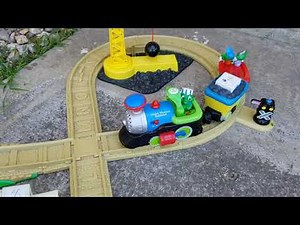 Leap's Phonics Railroad - fun learning for kids! Train driving on tracks