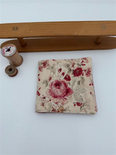 Upcycled Vintage Quilt Needle Book, Sewing Travel Organizer, Quilter Gift - Etsy