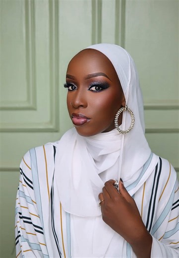 Flawless Makeup Tutorial for a Clean Face Look