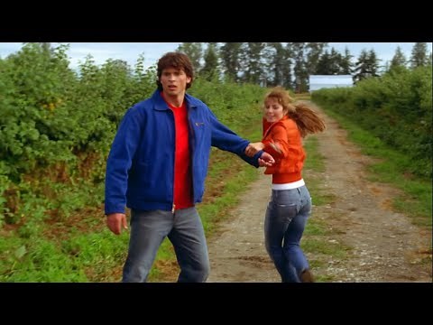 Smallville || Gone 4x02 (Clois) || Clark & Lois Fight Off Soldiers [HD]