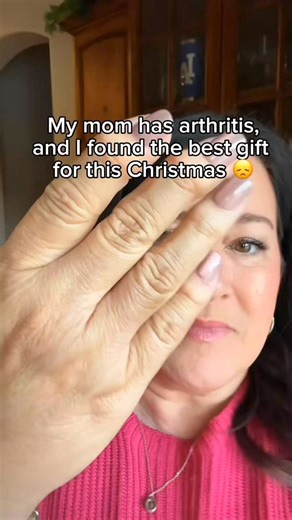 Sknkit | Glow & Care Essentials on Instagram: "Hand pain? Heat + compression = relief ✋🔥 Link in bio #HandMassager #PainRelief #ArthritisRelief #SelfCareEssentials"