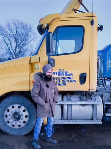 AZ or DZ license contact us in Guelph. ##guelph #trucktok #truckdrivingschool #kitchenerontario🇨🇦 #jattlife
