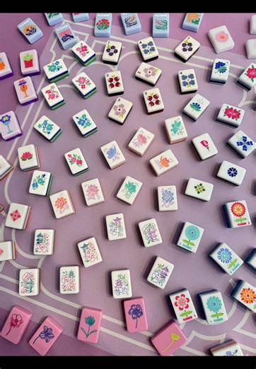 I’m no expert, but have you tried buying her flowers? 💐🌸🌷#mahjongflowers #mahjongtiles #mahjongteacher (Shop and save by using code JAMI10 at mahjong brands! - all linked on mahjongwithjami.com)