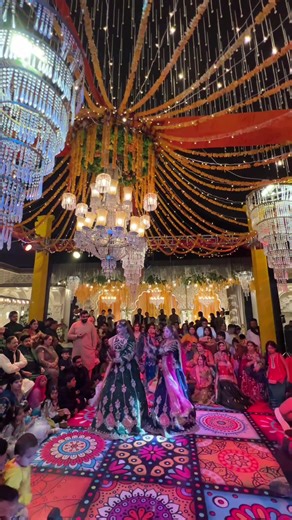 Baarat Ki Mehndi Aur Dance Moments