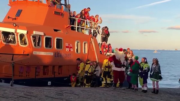 Father Christmas has arrived in Guernsey! | Guernsey Press