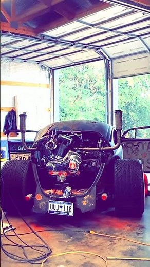 THIS VW BEETLE HAS A HARLEY ENGINE 😳🔥