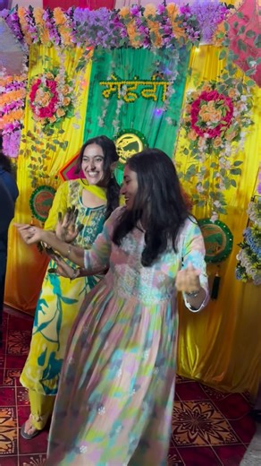 damini_thakur on Instagram: "Rok na paye alhiyan vicho gam diya barsata nu 😂 #daminithakur #dance"