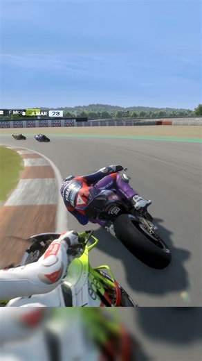 No space! #FabioDiGiannantonio pushes then dives inside and crashes under #Toprak 💥 #ValenciaGP